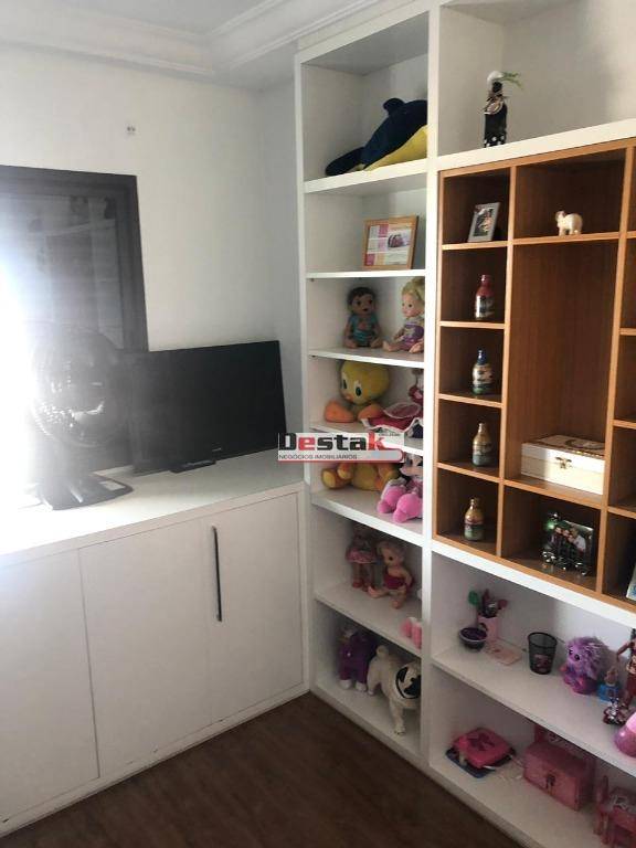 Apartamento à venda com 3 quartos, 181m² - Foto 5