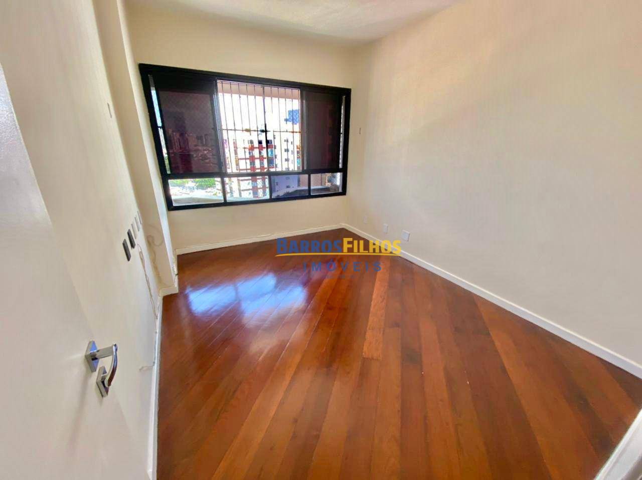 Apartamento para alugar com 3 quartos, 180m² - Foto 8