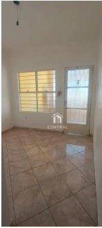 Casa à venda com 2 quartos, 140m² - Foto 2