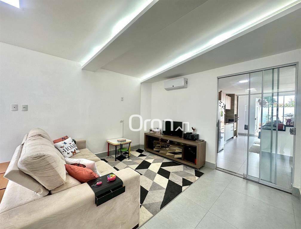 Sobrado à venda com 4 quartos, 202m² - Foto 1