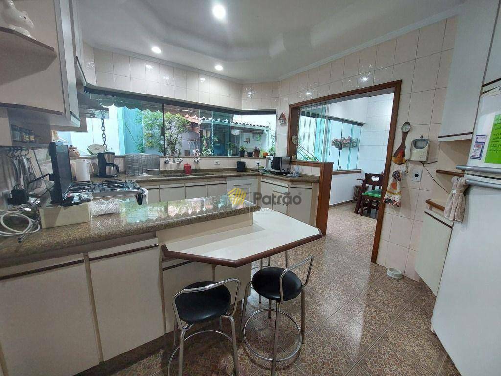 Sobrado à venda com 4 quartos, 333m² - Foto 23