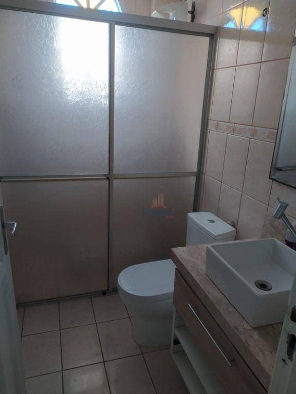 Casa para alugar com 4 quartos, 180m² - Foto 27