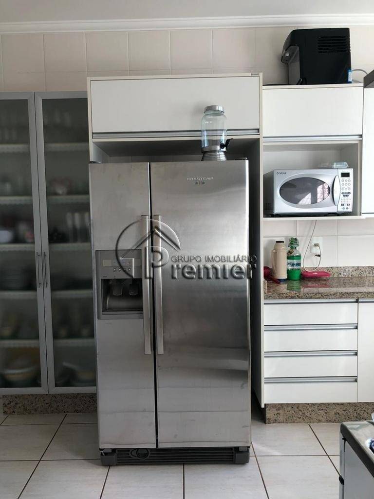 Apartamento à venda com 4 quartos, 188m² - Foto 2