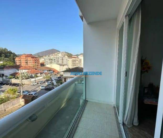 Apartamento à venda com 3 quartos, 142m² - Foto 10