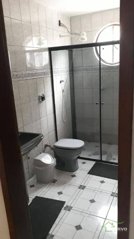 Casa à venda com 3 quartos, 170m² - Foto 2