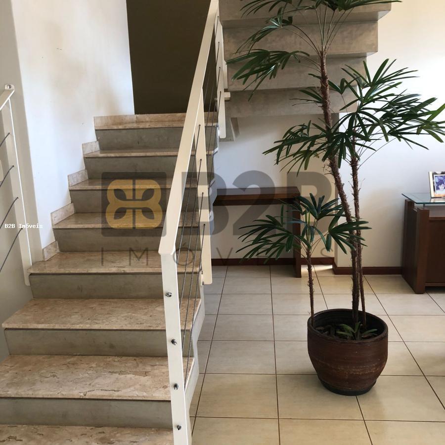 Casa à venda com 3 quartos, 270m² - Foto 6