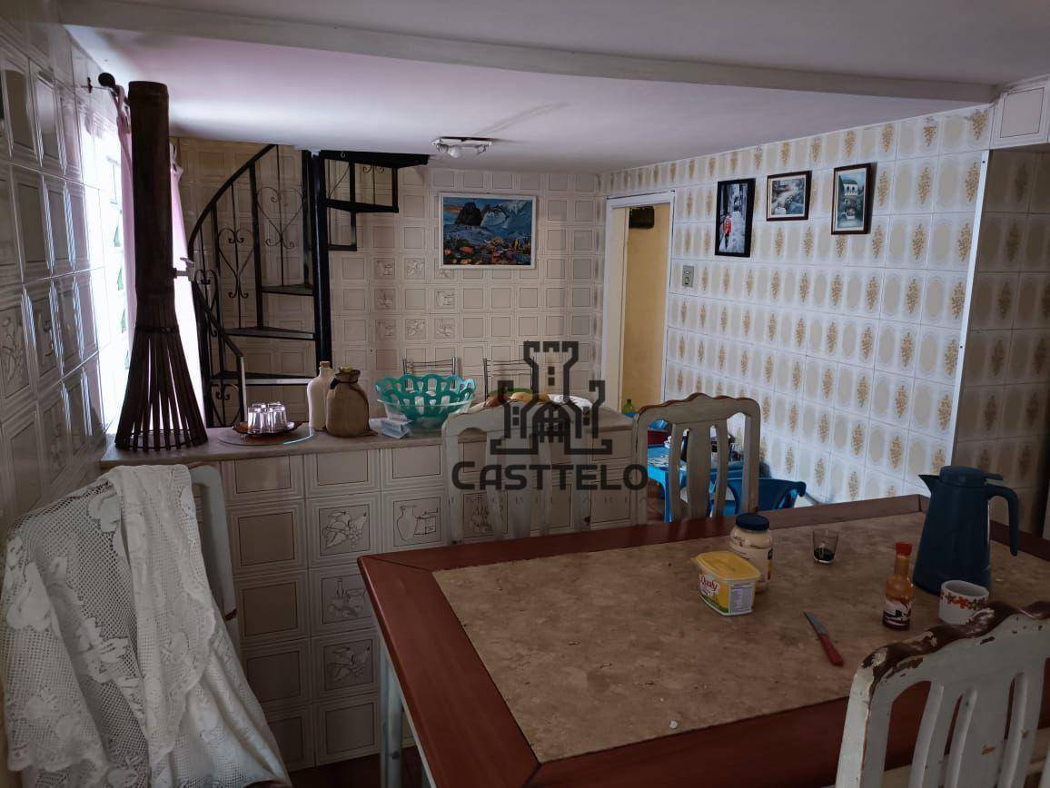 Casa à venda com 3 quartos, 264m² - Foto 7