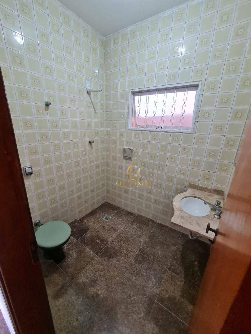 Casa para alugar com 3 quartos, 80m² - Foto 9