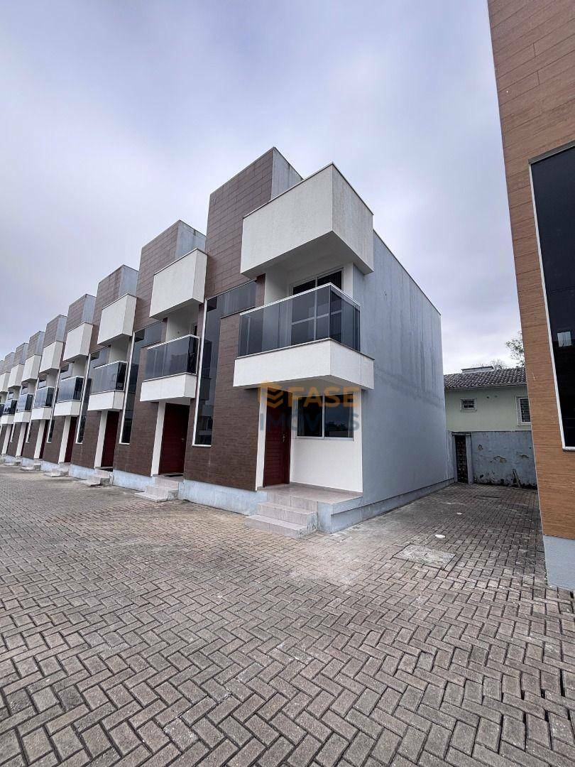 Casa à venda com 2 quartos, 1m² - Foto 1