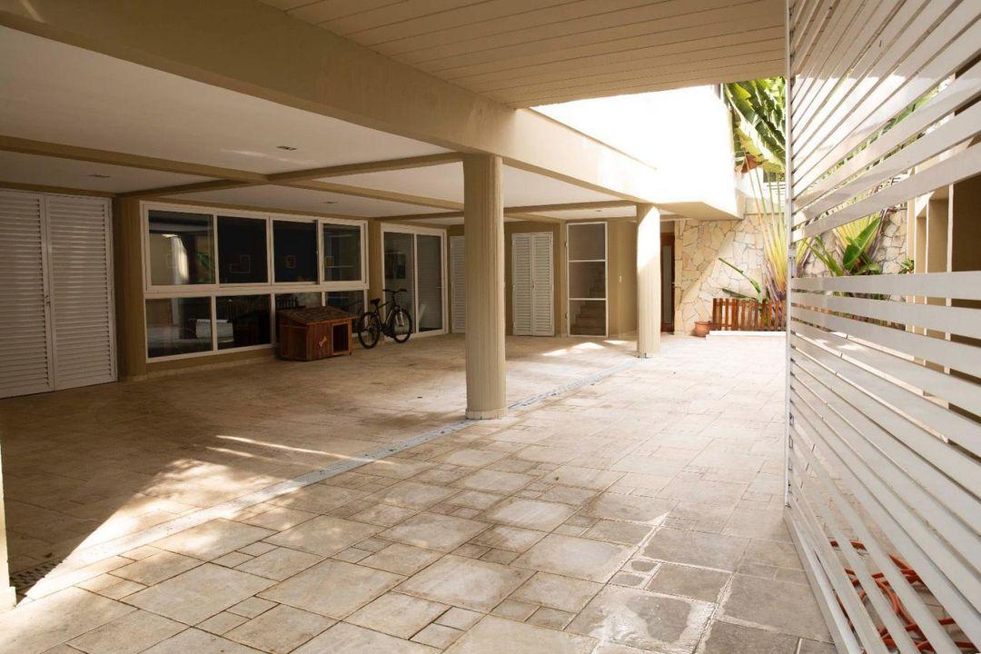 Casa de Condomínio à venda com 4 quartos, 550m² - Foto 15