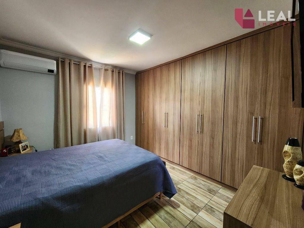 Casa à venda com 3 quartos, 142m² - Foto 14