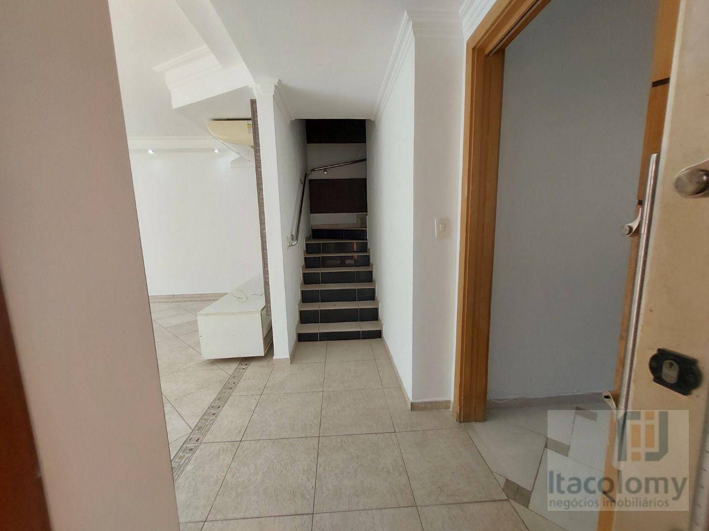 Casa de Condomínio para alugar com 3 quartos, 180m² - Foto 32