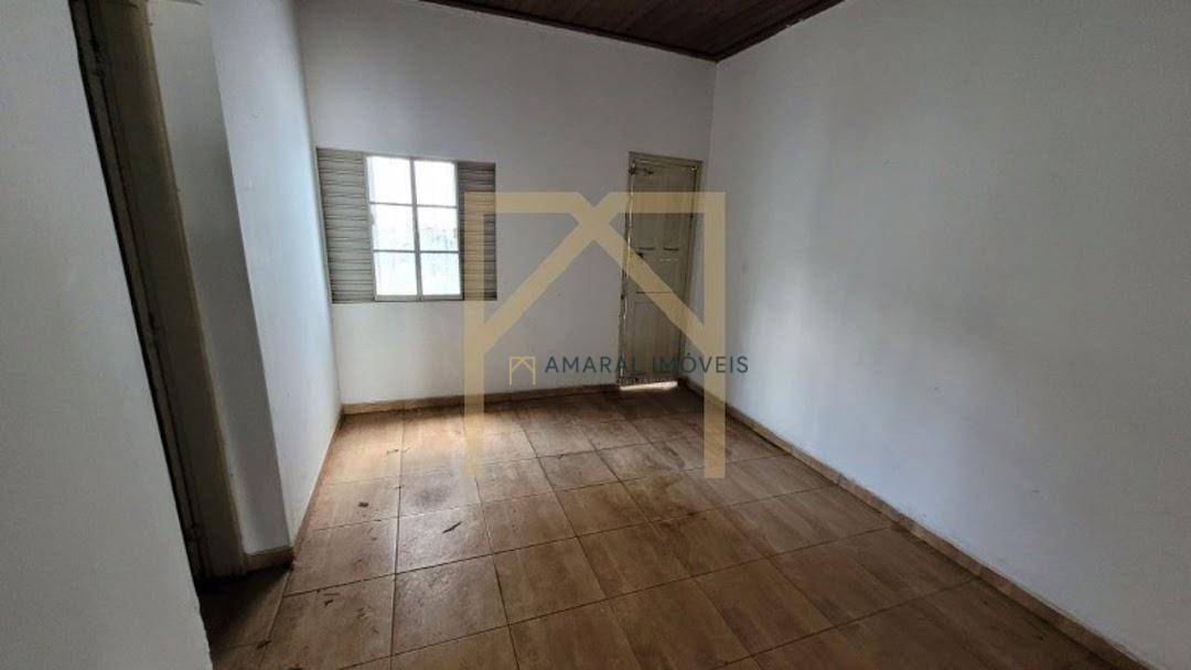 Casa à venda com 2 quartos, 125m² - Foto 4