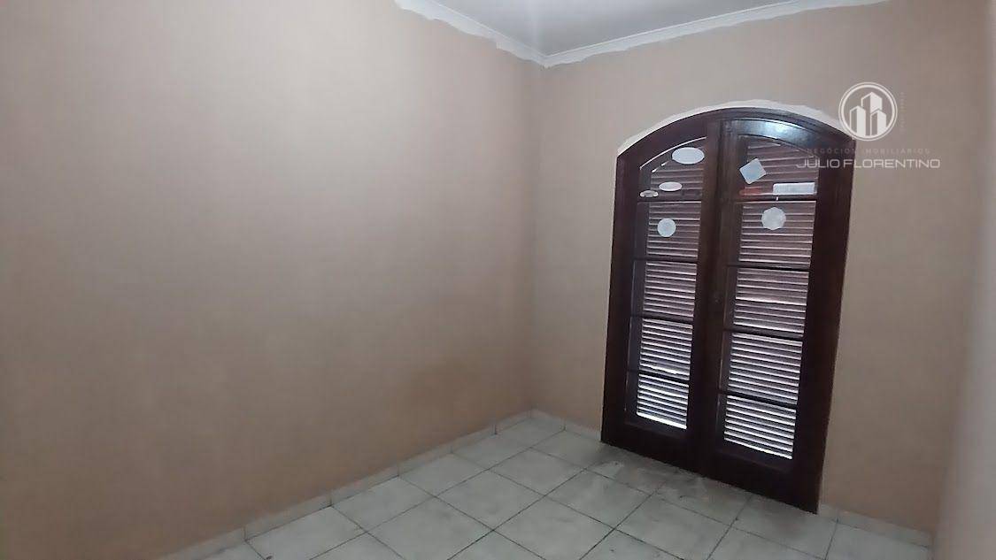 Sobrado à venda e aluguel com 4 quartos, 300m² - Foto 13