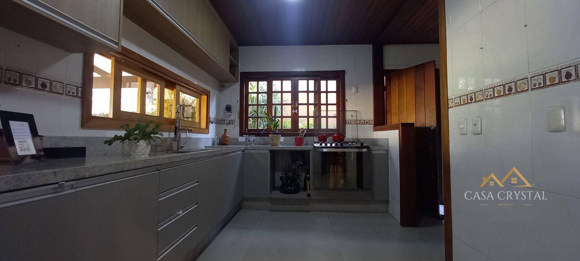 Casa de Condomínio à venda e aluguel com 4 quartos, 240m² - Foto 26