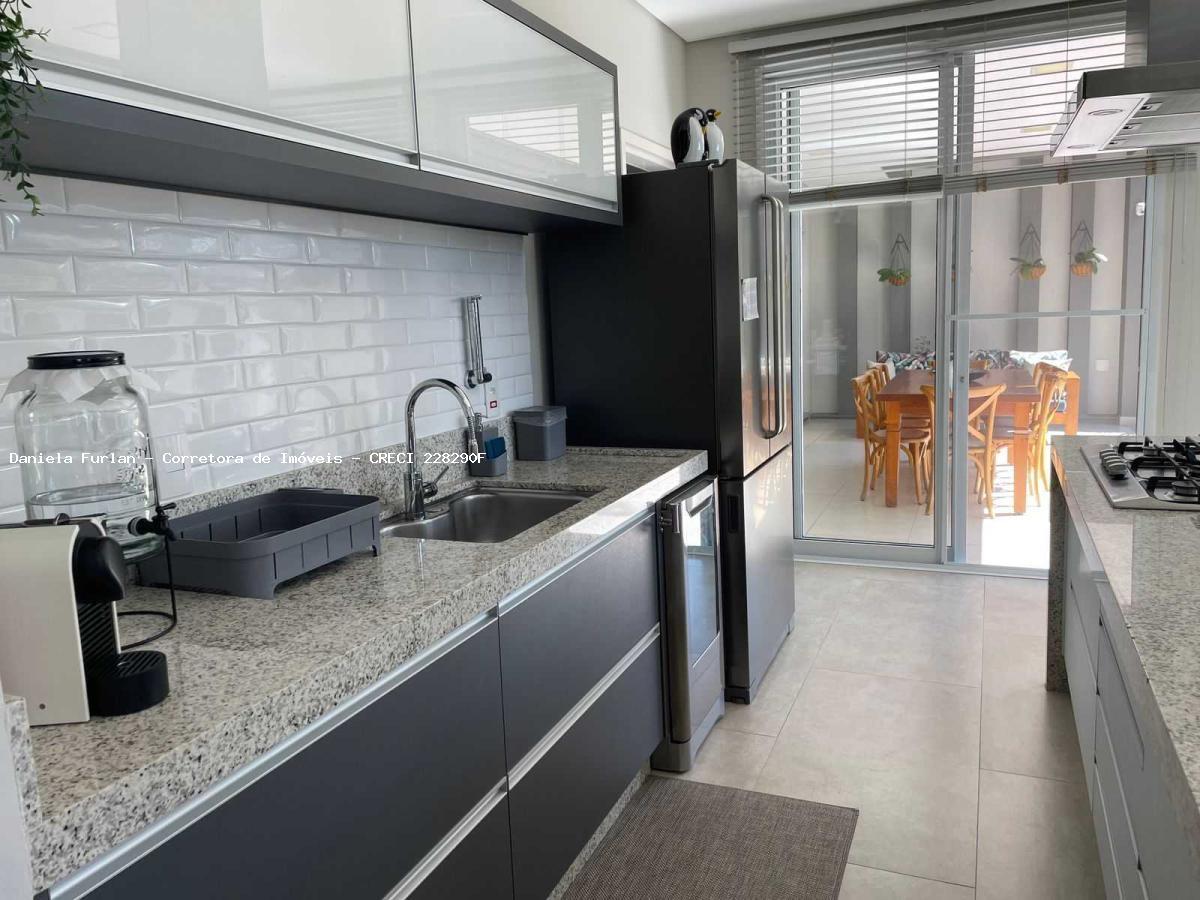 Casa de Condomínio à venda com 3 quartos, 350m² - Foto 8