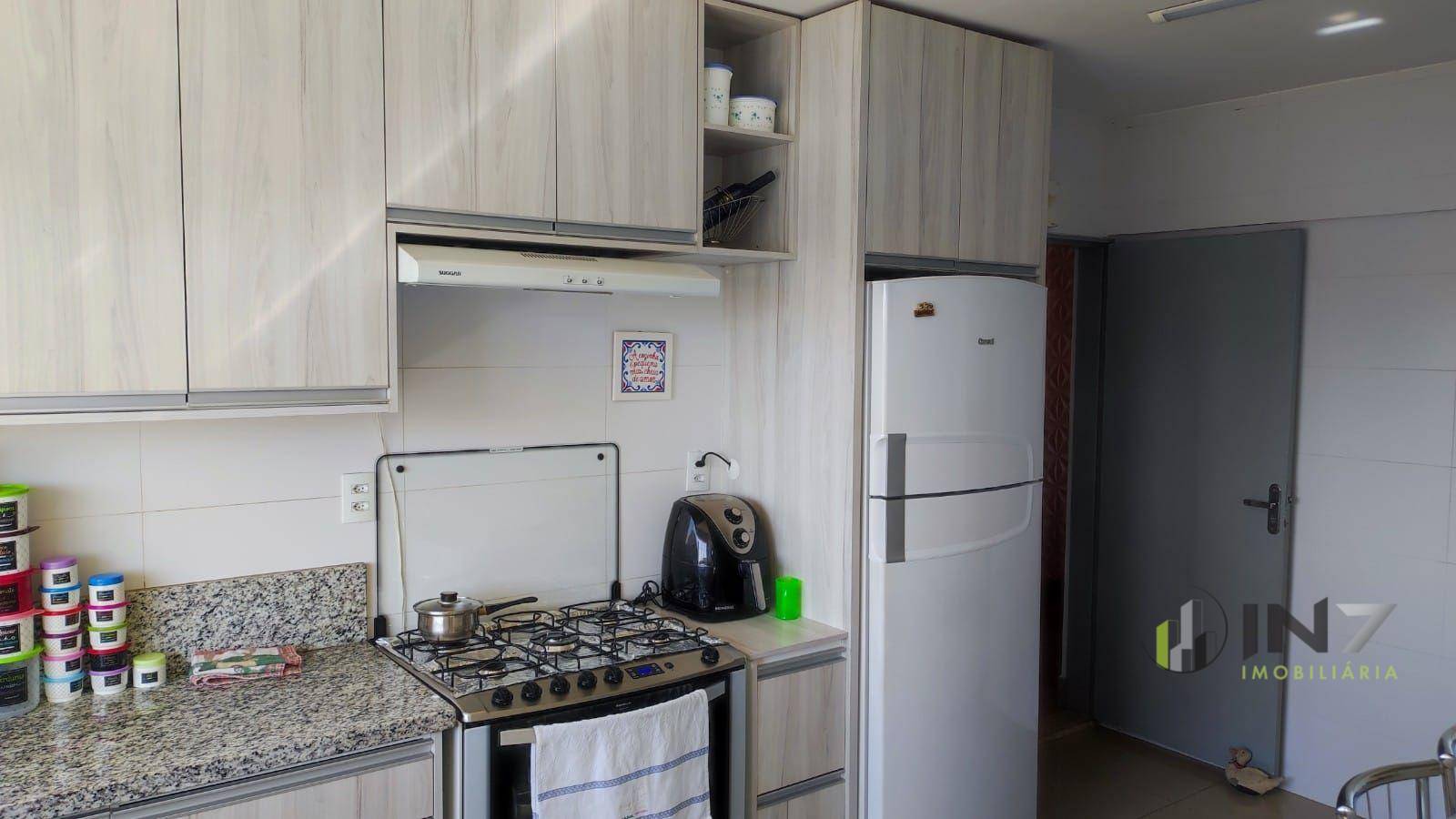 Apartamento à venda com 3 quartos, 150m² - Foto 6