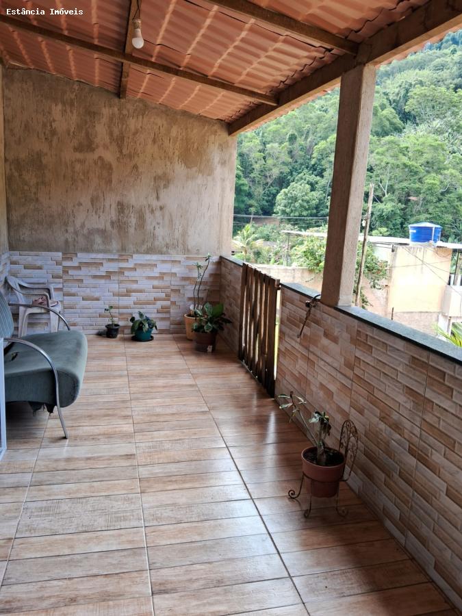 Casa à venda com 2 quartos, 200m² - Foto 2