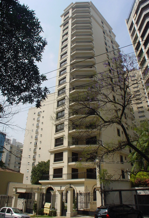 Apartamento à venda com 4 quartos, 240m² - Foto 1