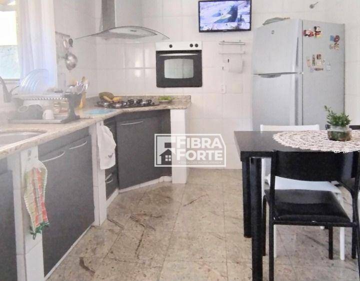 Casa à venda com 3 quartos, 205m² - Foto 14