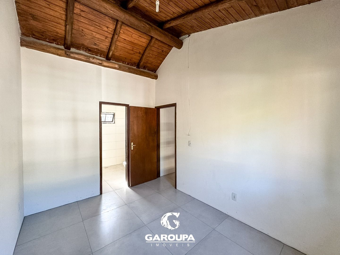 Casa à venda com 2 quartos, 70m² - Foto 12