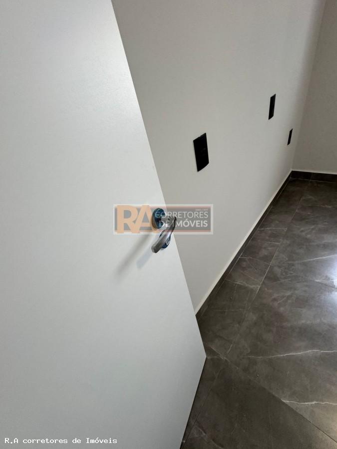 Casa à venda com 2 quartos, 250m² - Foto 14
