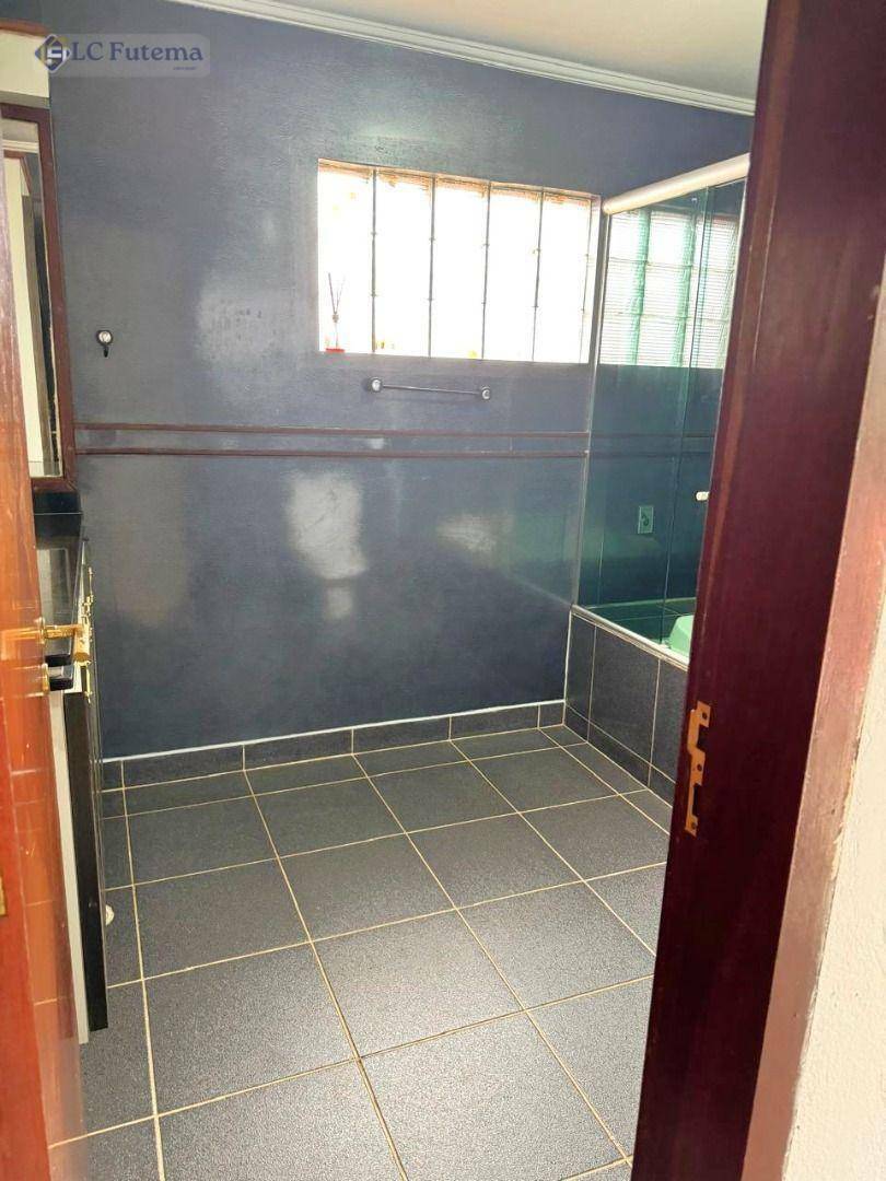 Casa de Condomínio para alugar com 3 quartos, 220m² - Foto 53