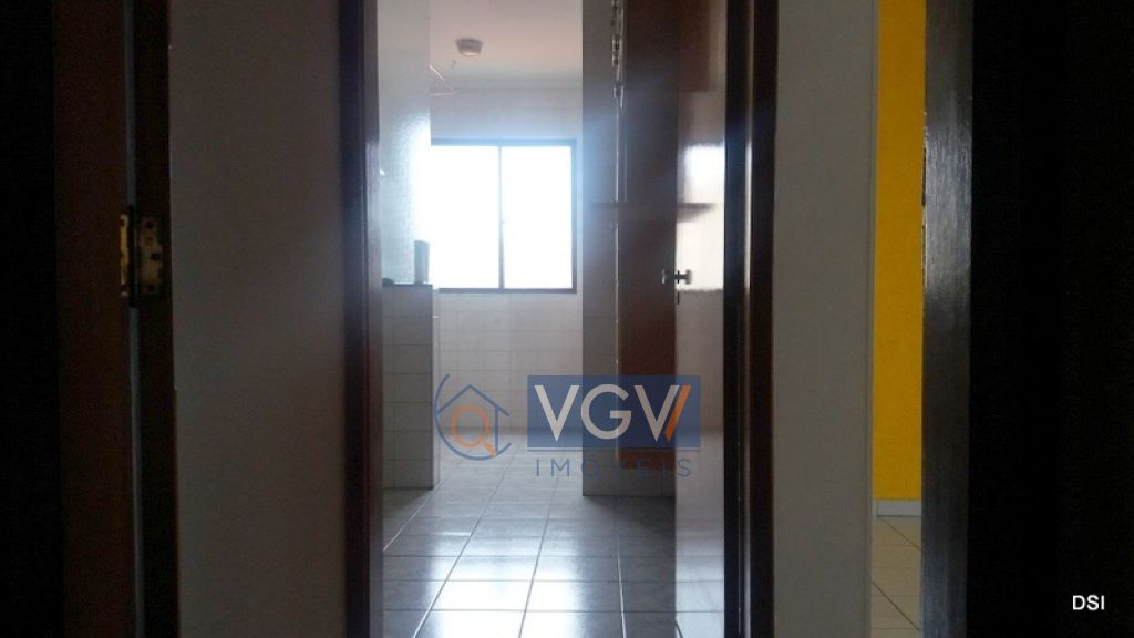 Apartamento à venda com 3 quartos, 97m² - Foto 3