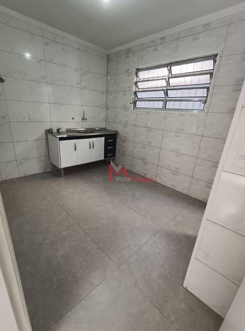 Casa para alugar com 2 quartos, 68m² - Foto 8