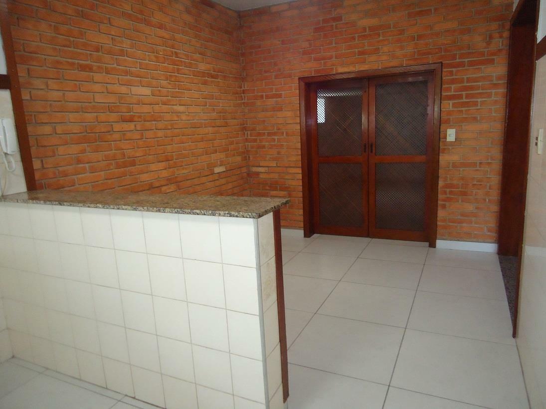 Casa de Condomínio para alugar com 3 quartos, 300m² - Foto 12
