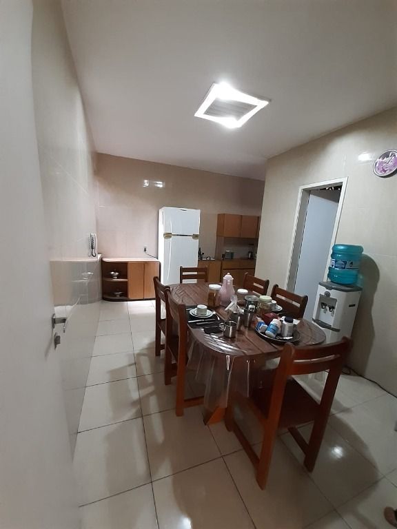 Casa à venda com 4 quartos, 213m² - Foto 11