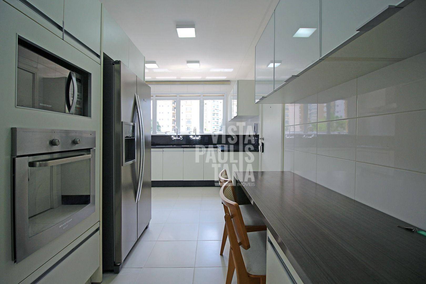 Apartamento para alugar com 3 quartos, 192m² - Foto 7