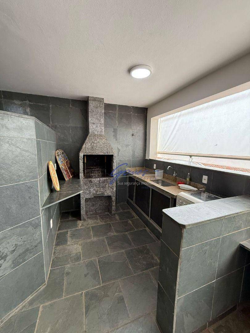 Casa à venda com 3 quartos, 252m² - Foto 17