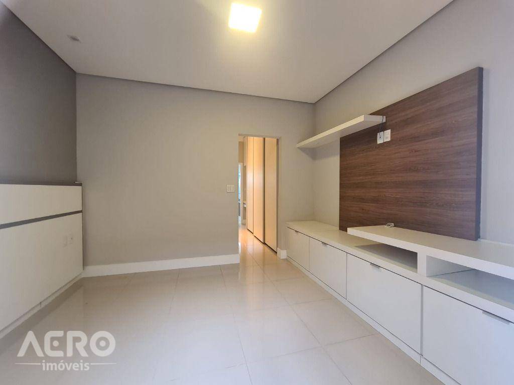 Casa de Condomínio à venda com 3 quartos, 240m² - Foto 34
