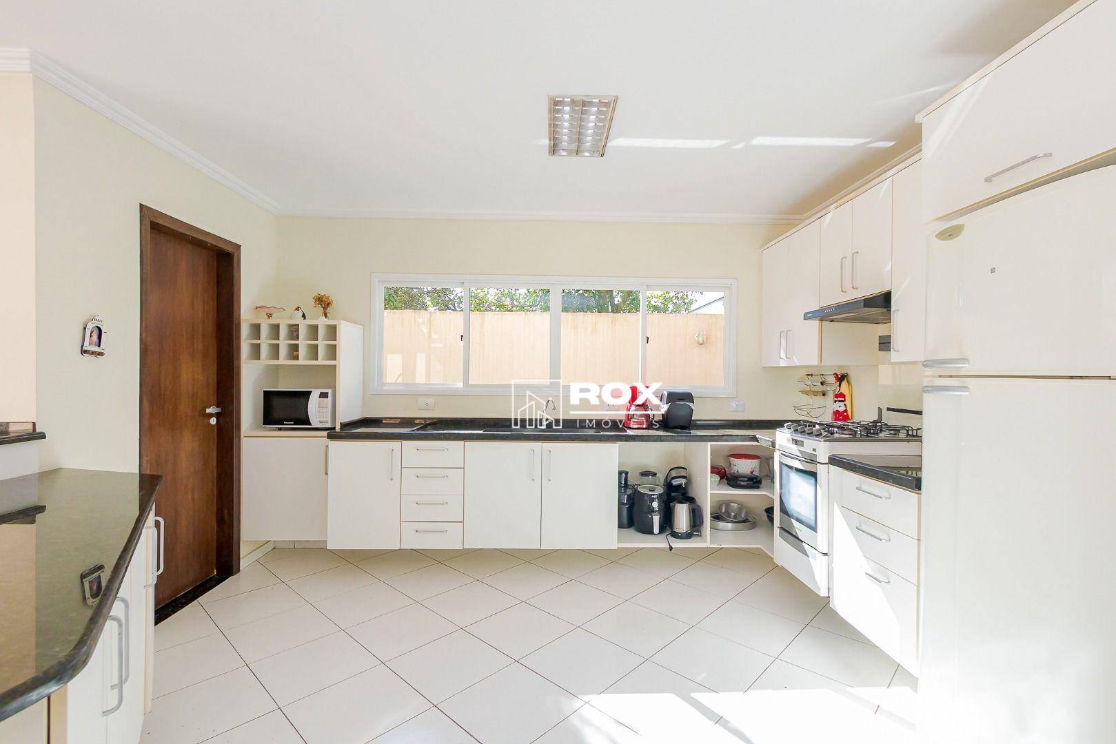 Casa para alugar com 4 quartos, 362m² - Foto 14