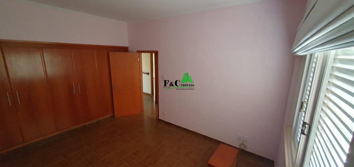 Casa para alugar com 3 quartos, 300m² - Foto 4