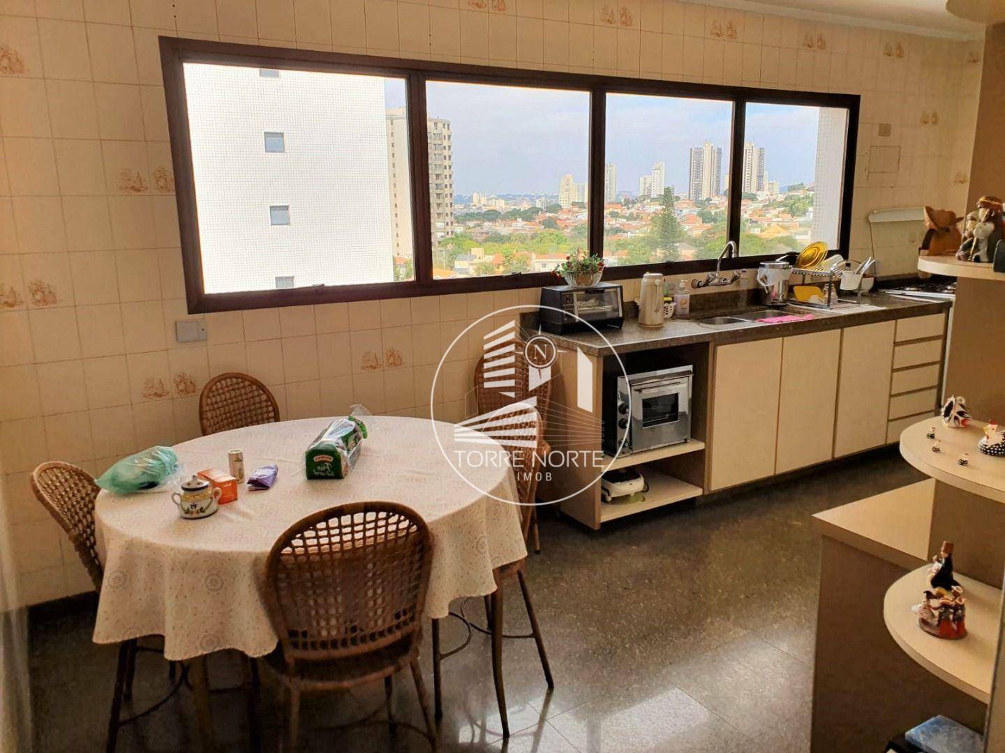 Apartamento à venda com 3 quartos, 240m² - Foto 23