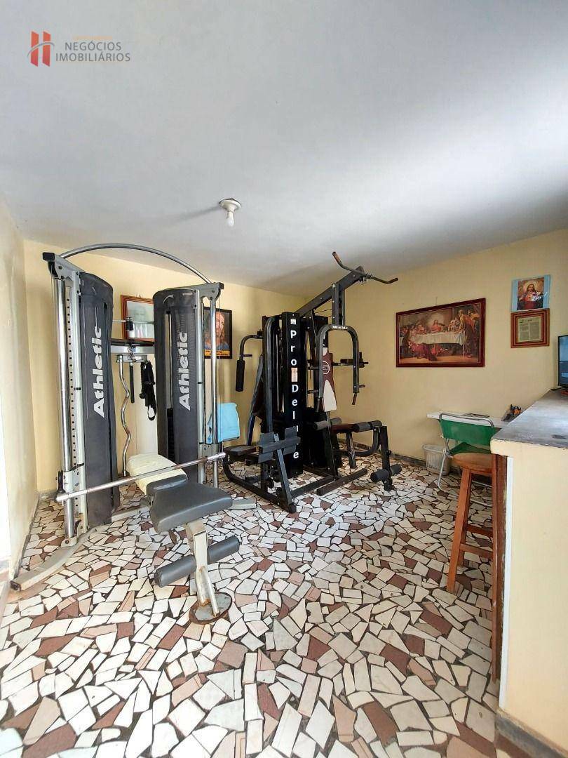 Casa à venda com 3 quartos, 350m² - Foto 25