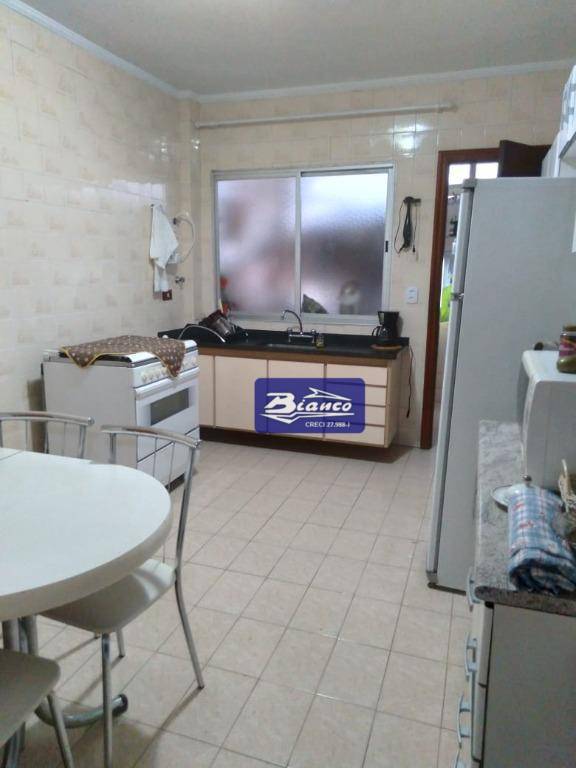 Apartamento à venda com 3 quartos, 140m² - Foto 7