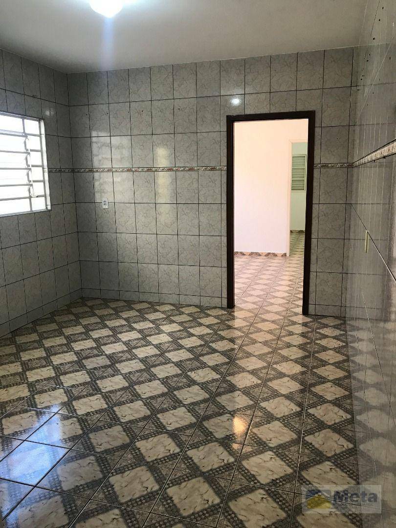 Casa para alugar com 2 quartos, 87m² - Foto 14