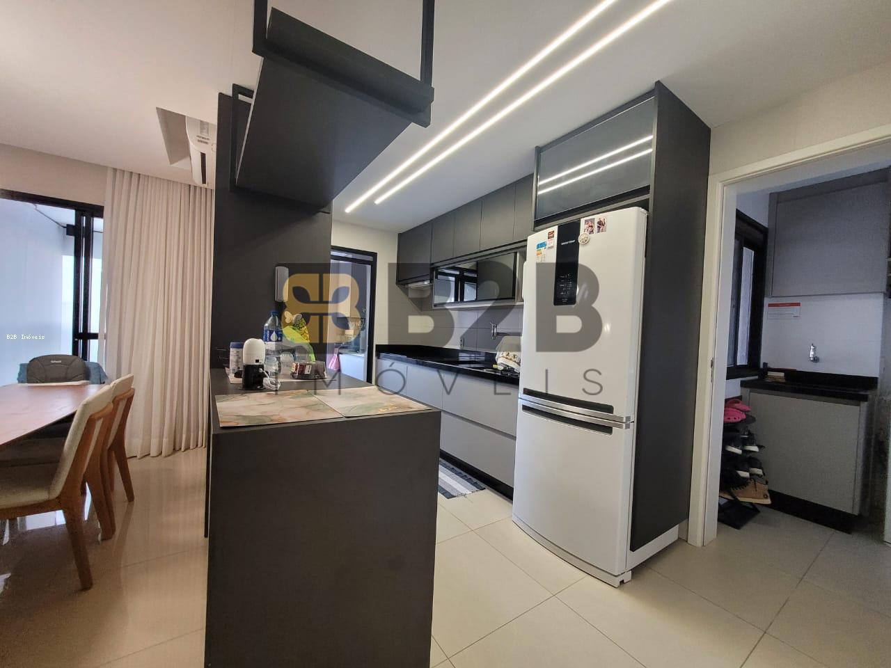 Apartamento à venda com 3 quartos, 107m² - Foto 7