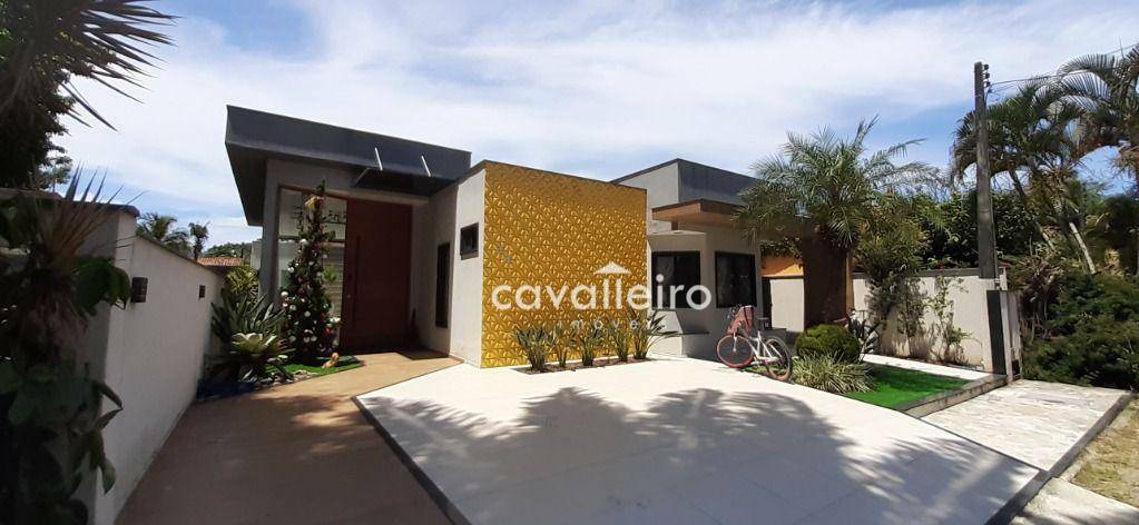 Casa de Condomínio à venda com 4 quartos, 180m² - Foto 2