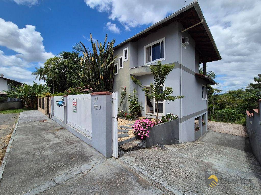 Casa, 3 quartos, 180 m² - Foto 1