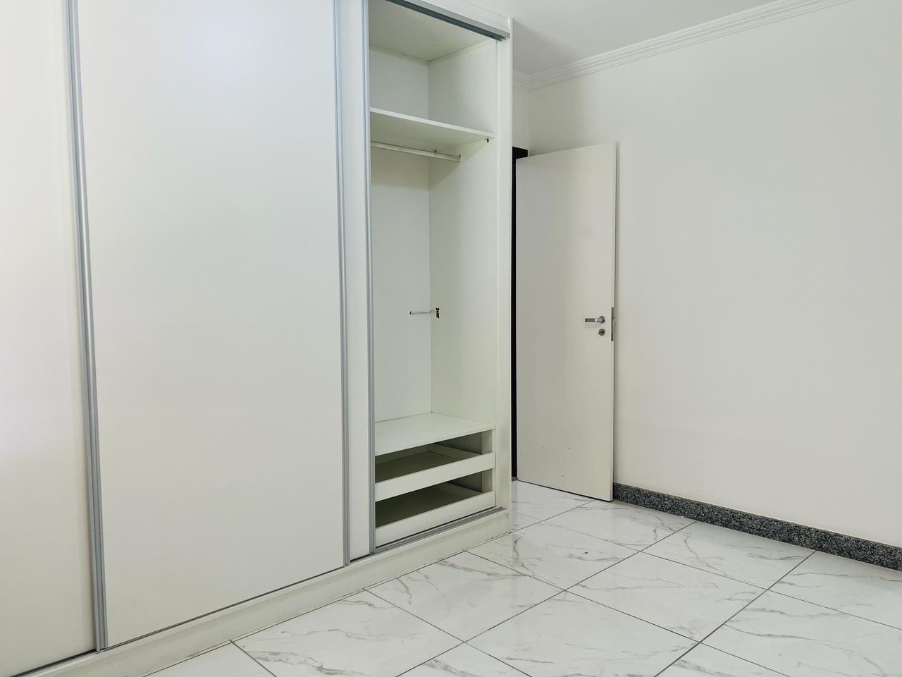 Casa de Condomínio para alugar com 3 quartos, 325m² - Foto 8