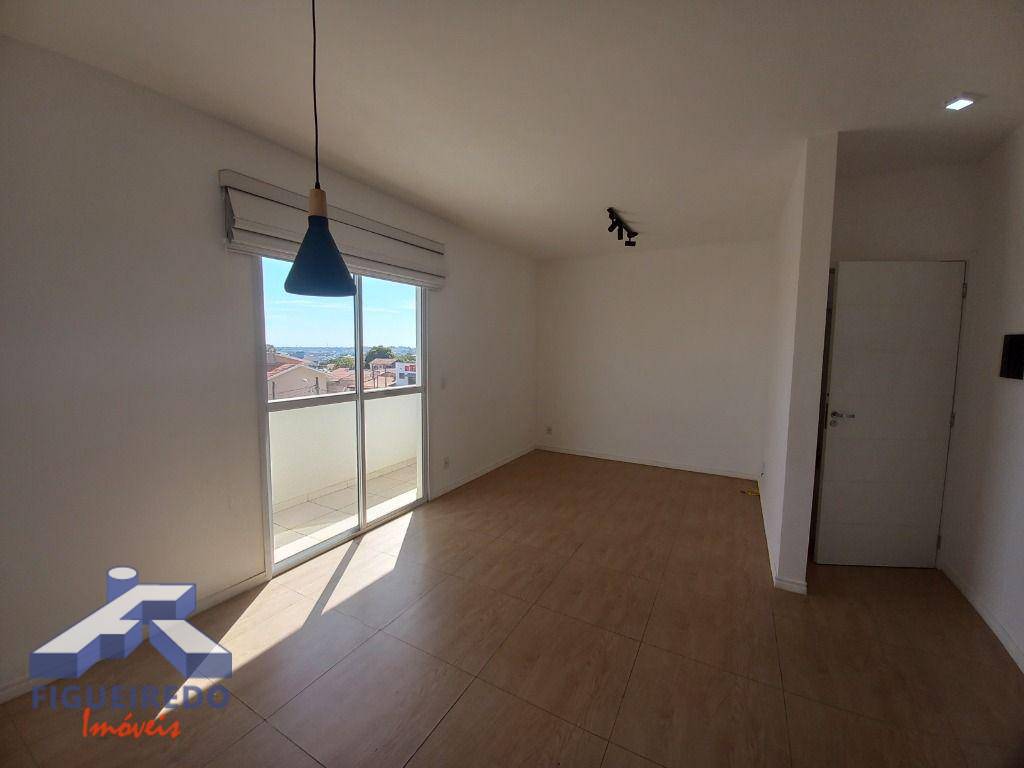 Apartamento à venda com 2 quartos, 67m² - Foto 3