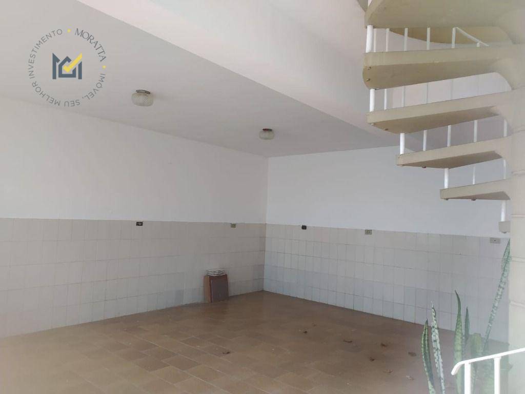 Casa para alugar com 5 quartos, 333m² - Foto 15