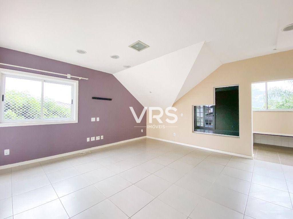 Casa de Condomínio à venda com 5 quartos, 341m² - Foto 17