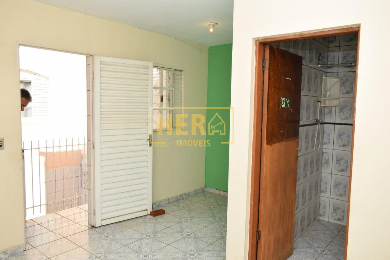 Casa à venda com 4 quartos, 288m² - Foto 3