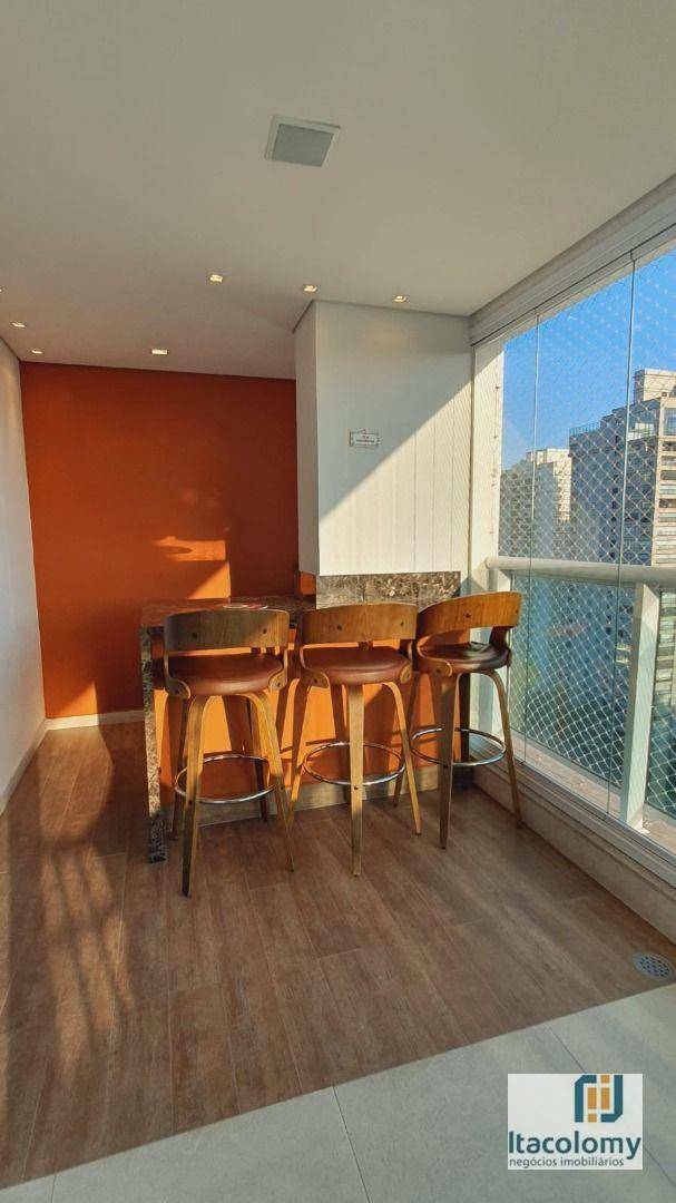 Apartamento para alugar com 3 quartos, 243m² - Foto 4