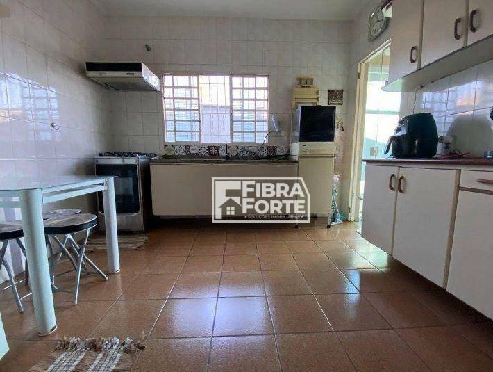 Casa à venda com 3 quartos, 135m² - Foto 10